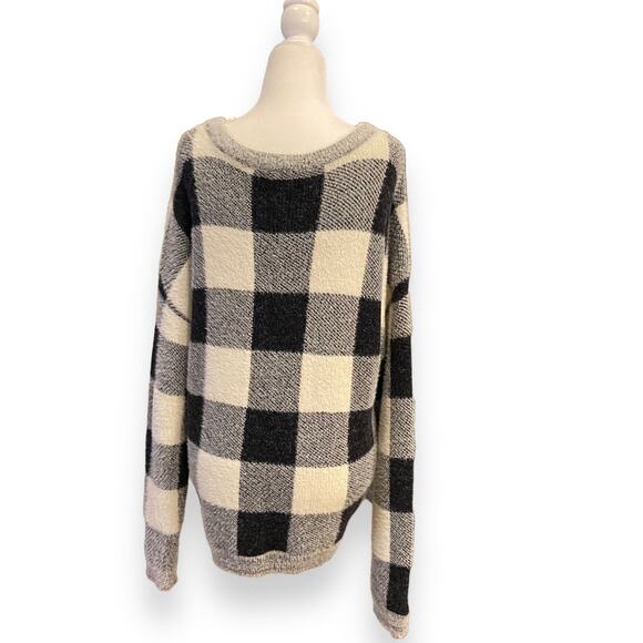 Cyrus Buffalo Check Fuzzy Sweater - Picture 4 of 7
